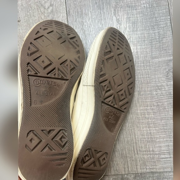 COMME DES GARÇONS PLAY
Off-White Converse Edition Chuck 70 Low Top
Sneakers - Picture 6 of 8